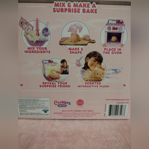 Hello Kitty Cookeez Bakery Toy Set - Picture 14 of 15